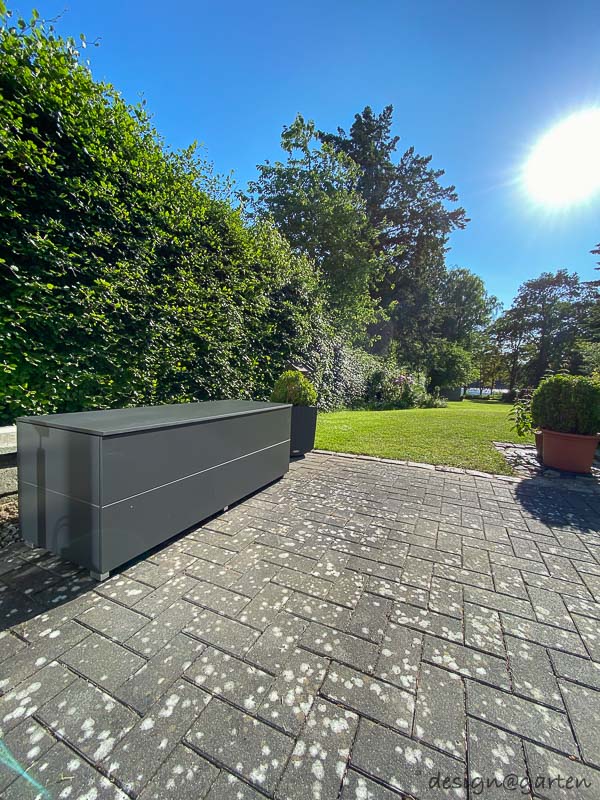 Panca resistente alle intemperie su misura: elemento di design funzionale per la terrazza 3