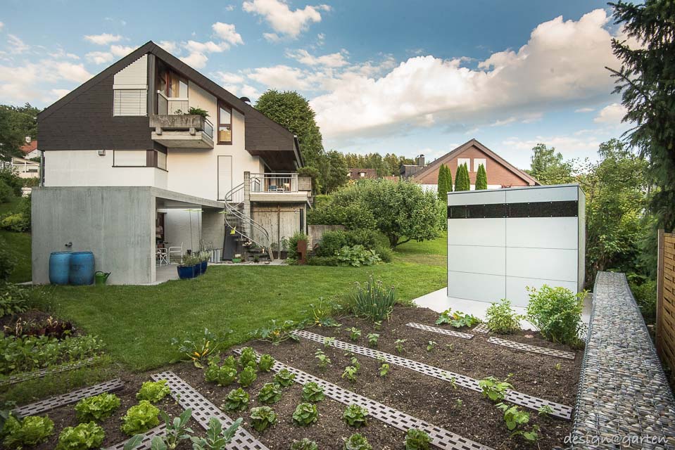 Moderno capanno per attrezzi come complemento funzionale a Ravensburg 6