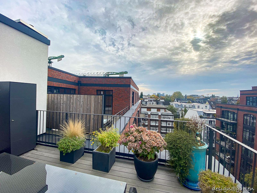 Armadio alto come soluzione durevole sulla terrazza sul tetto di Amburgo 1