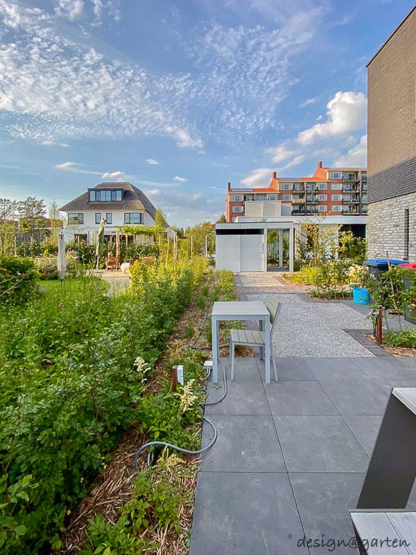 Casetta da giardino di design con pergola a Nimega, Paesi Bassi 2