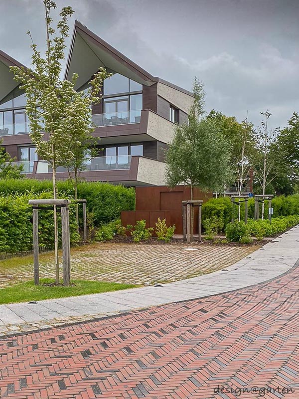 Box per tre bidoni della spazzatura in acciaio corten a Wyk auf Föhr 2