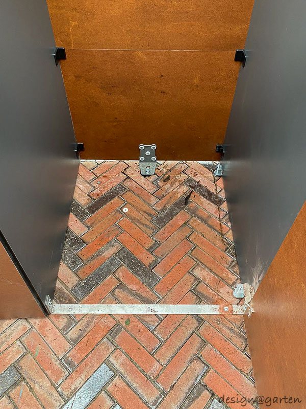 Box per tre bidoni della spazzatura in acciaio corten a Wyk auf Föhr 5