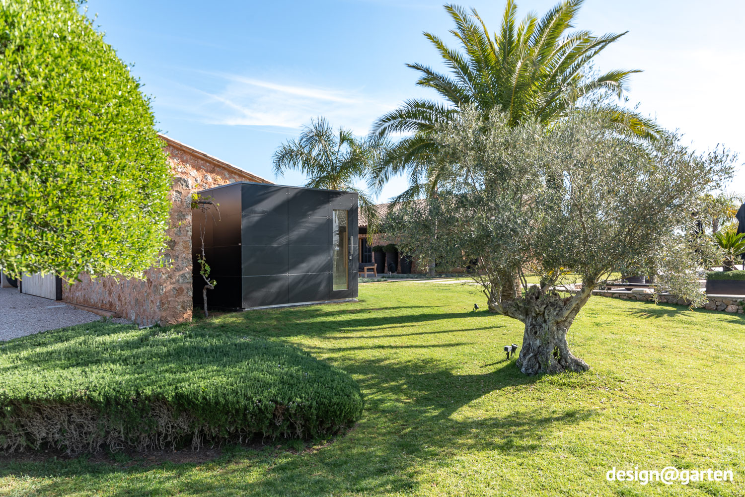 Sauna da giardino di design in HPL a Maiorca 6