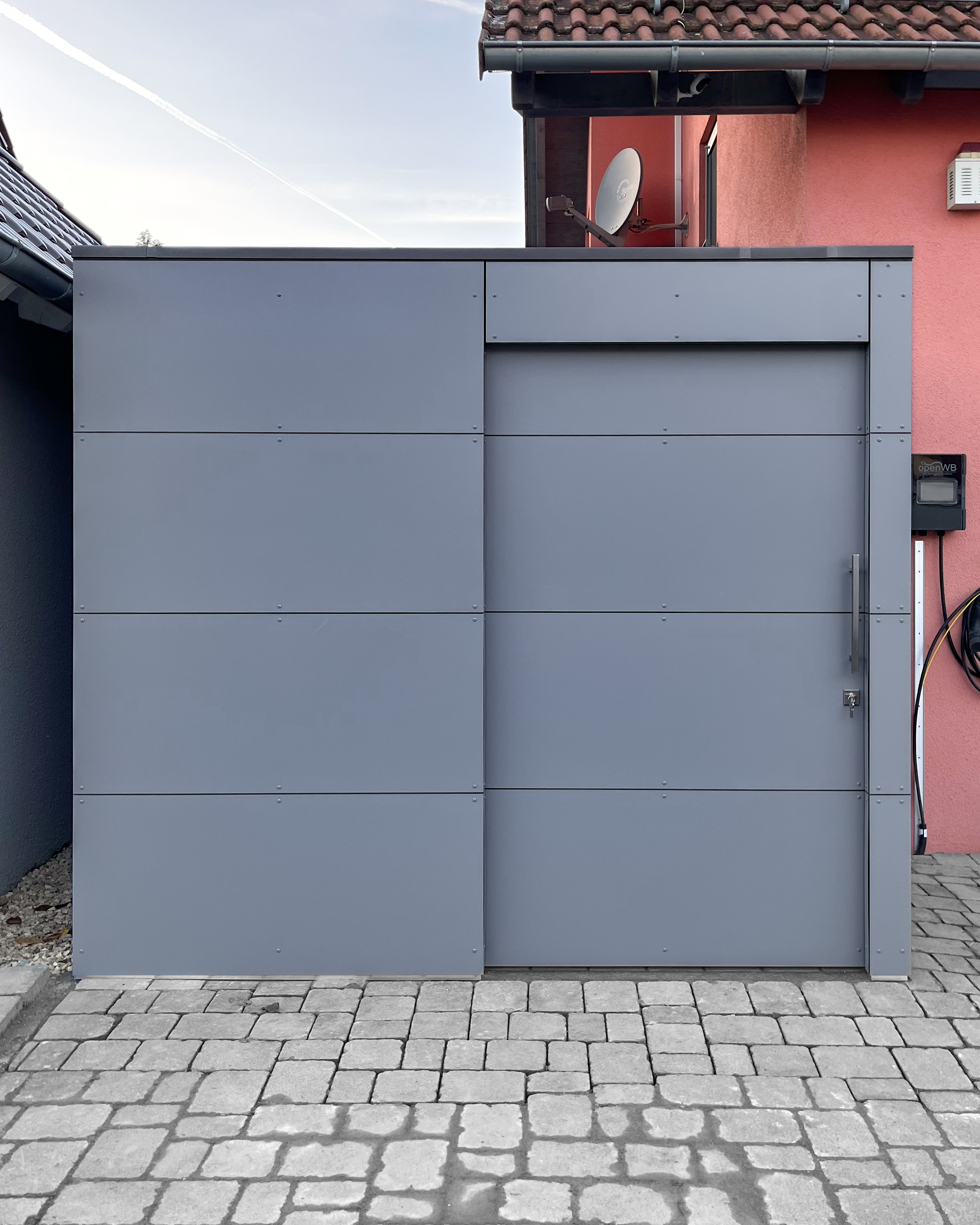 Casetta da giardino con passaggio lungo il confine della proprietà 3