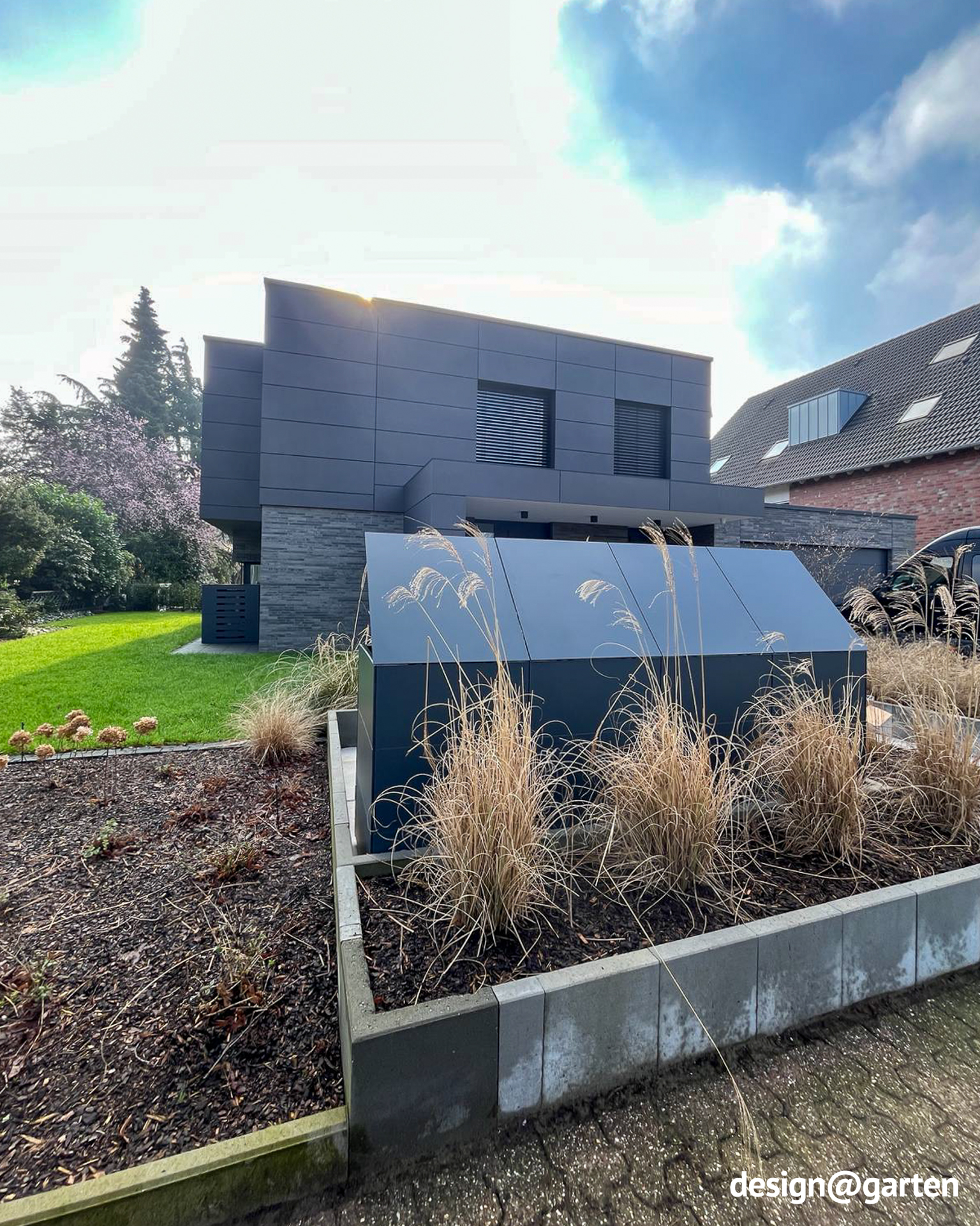 Box per quattro bidoni della spazzatura da 240 l in antracite in HPL 1