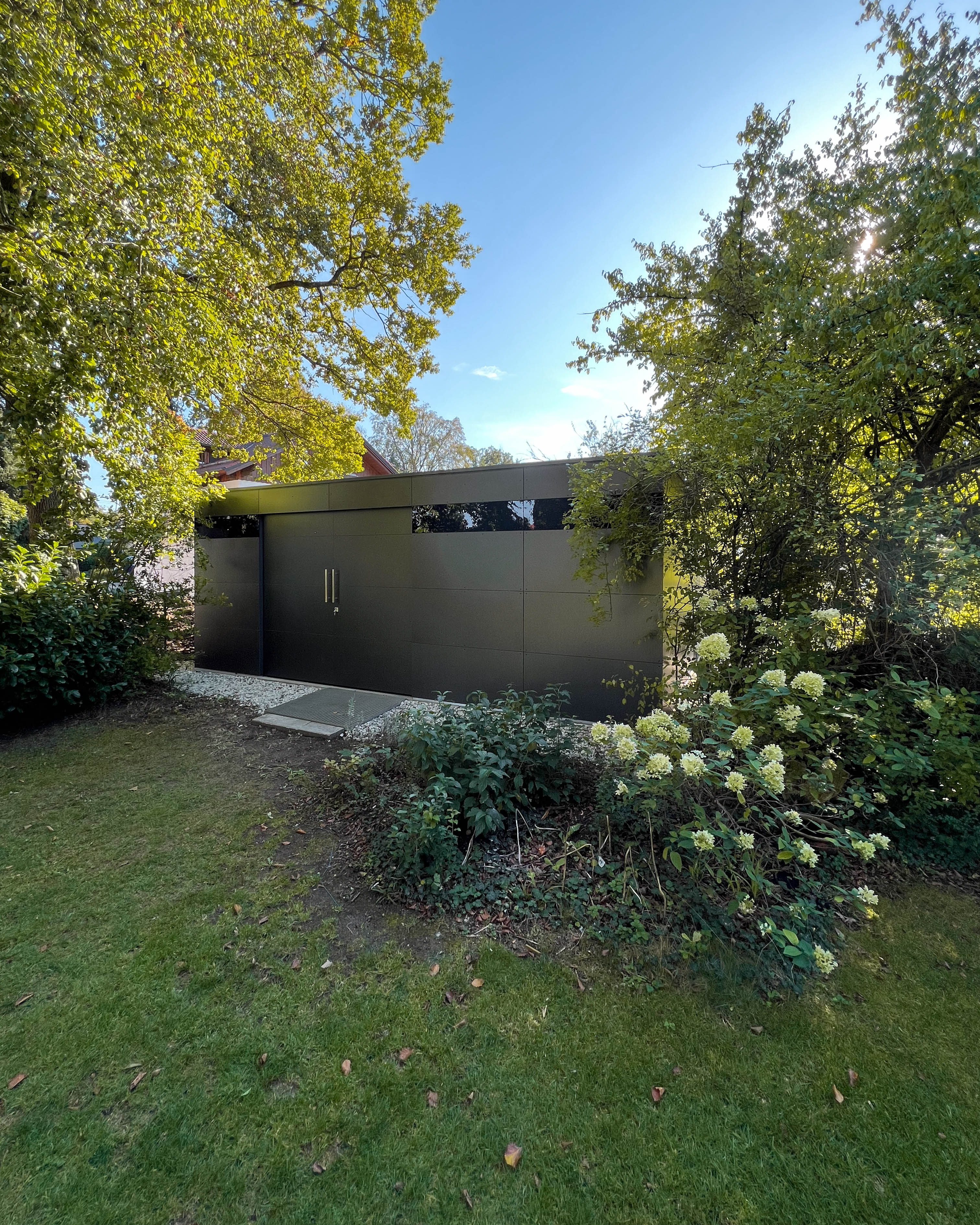 Grande casetta da giardino con doppia porta scorrevole per uno spazio di stoccaggio XXL 2