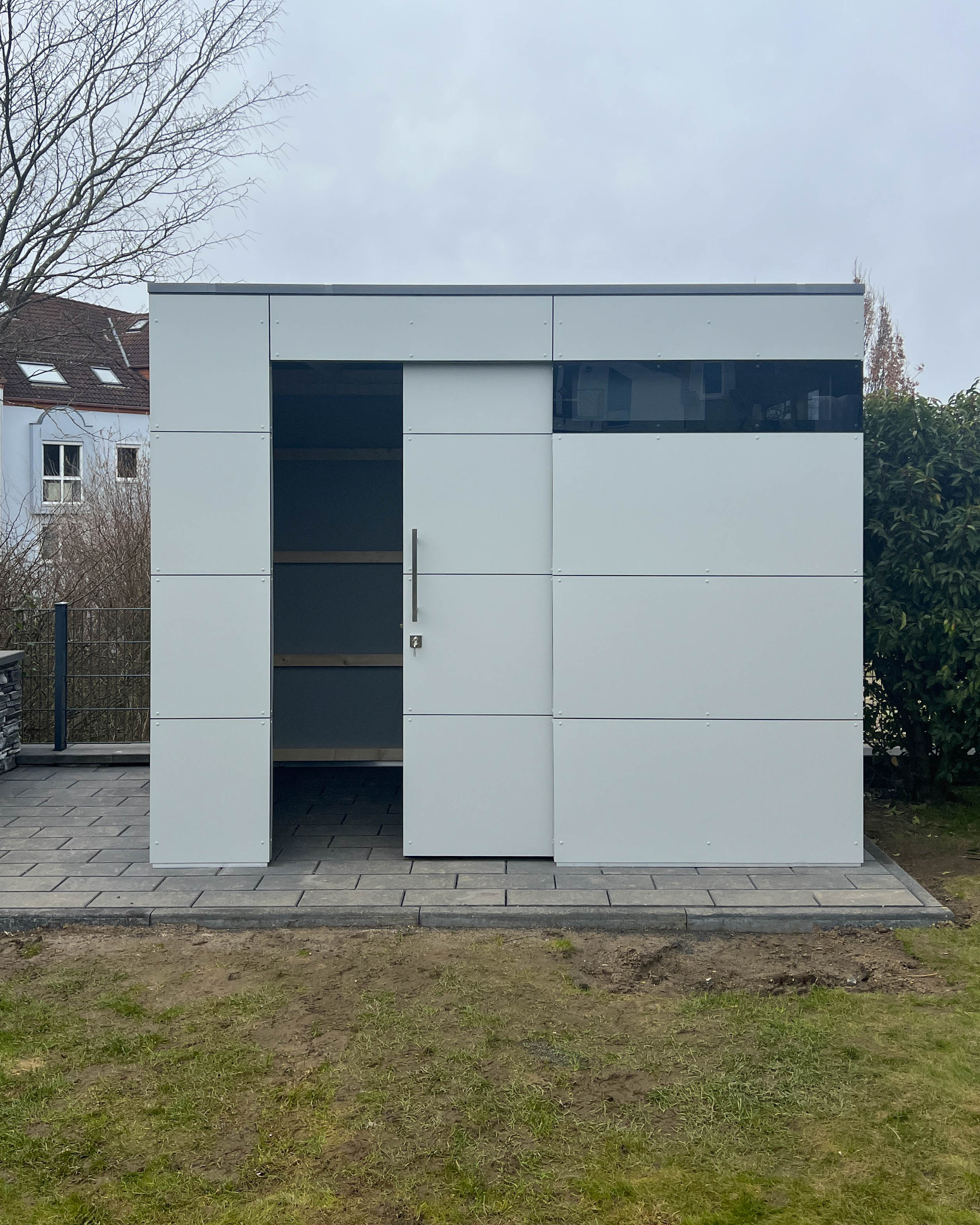 Casetta da giardino con porte scorrevoli 1