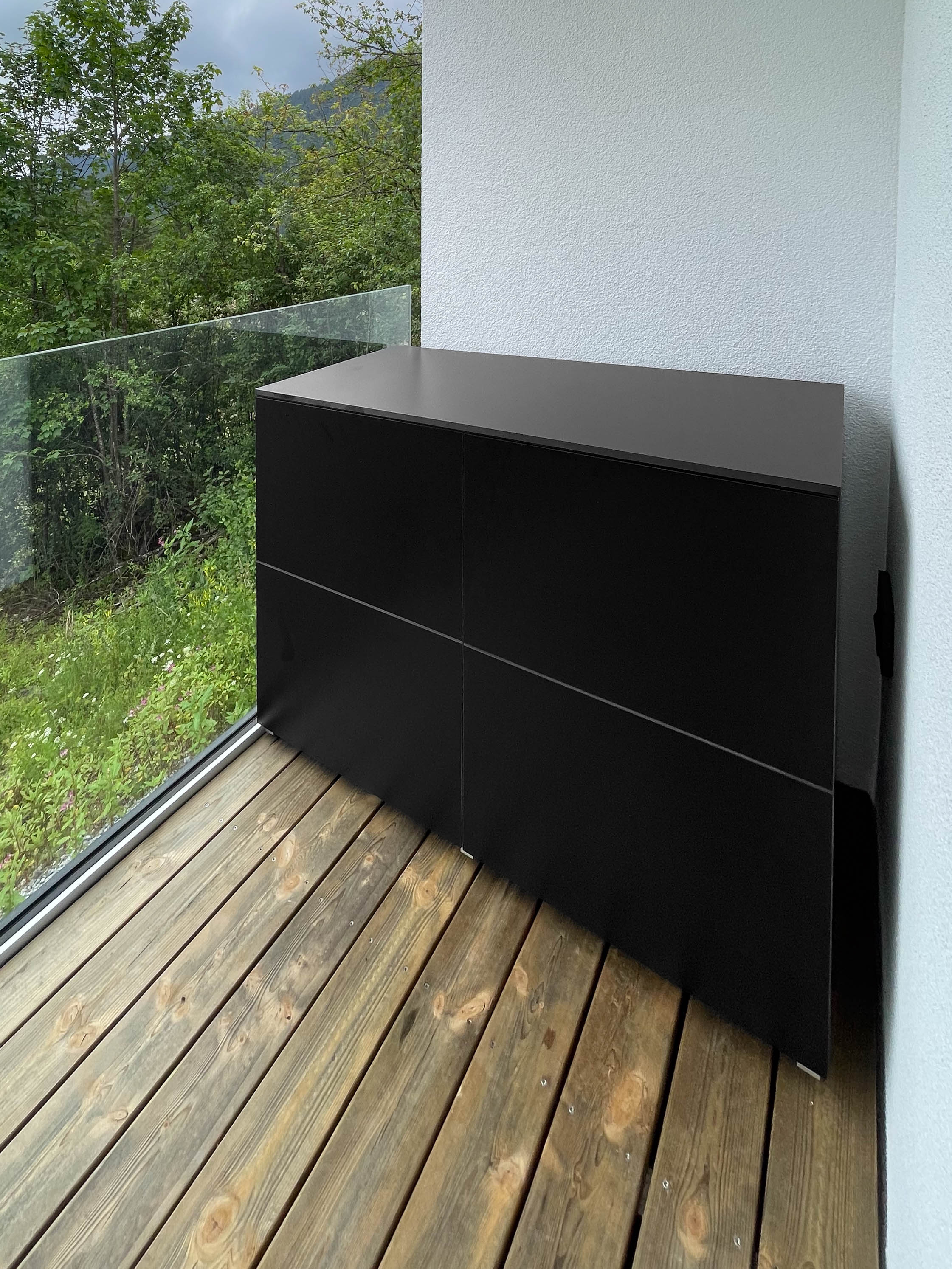 Credenza per il balcone 1