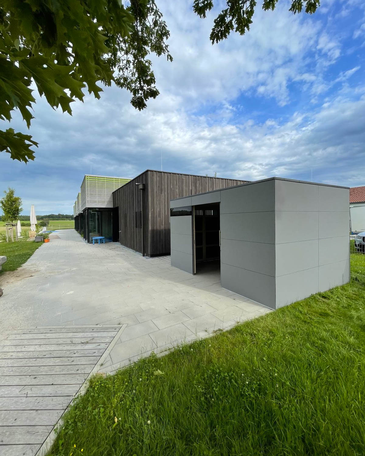 Capannone da giardino XL per asilo nido 2