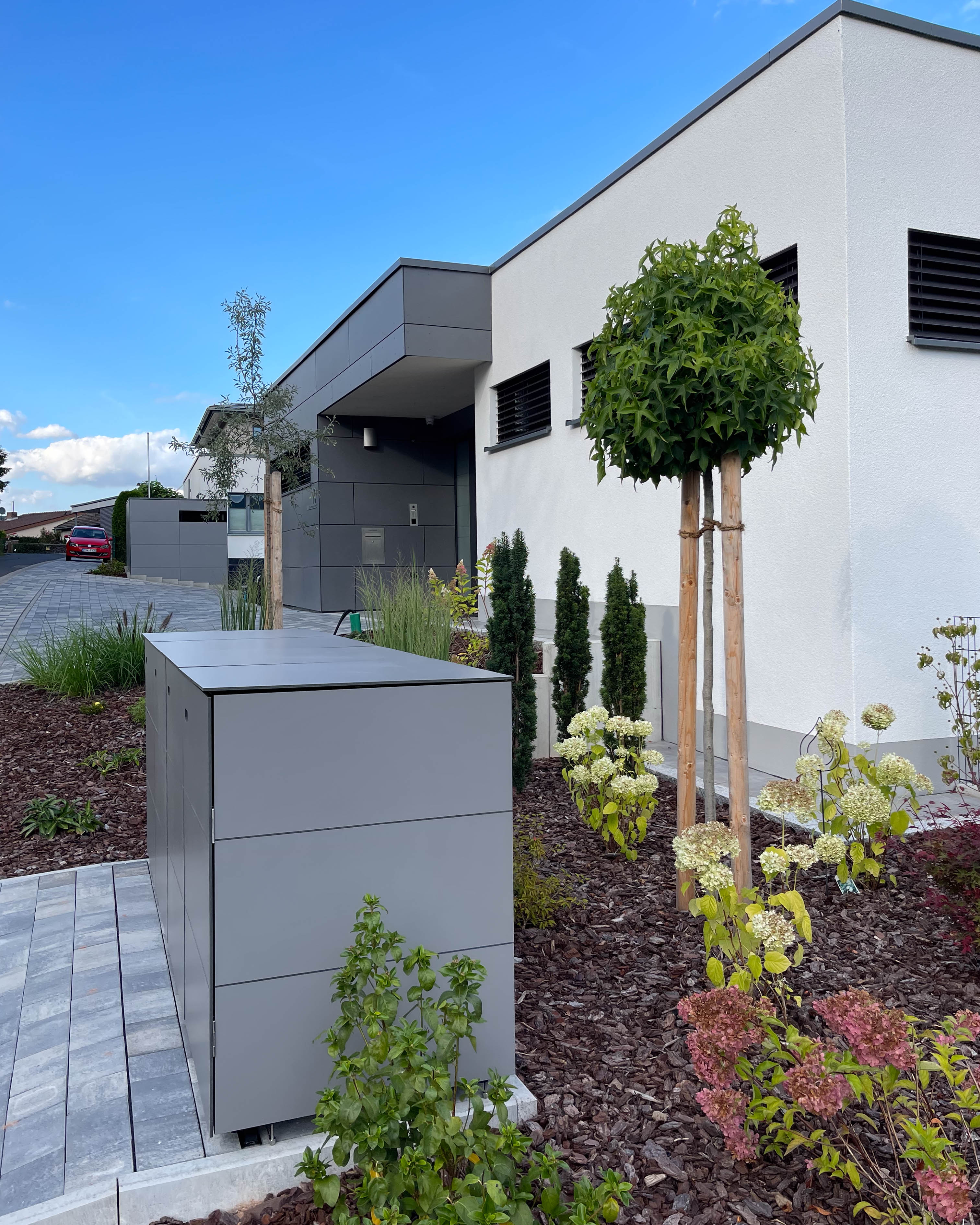 Contenitore per rifiuti minimalista 2